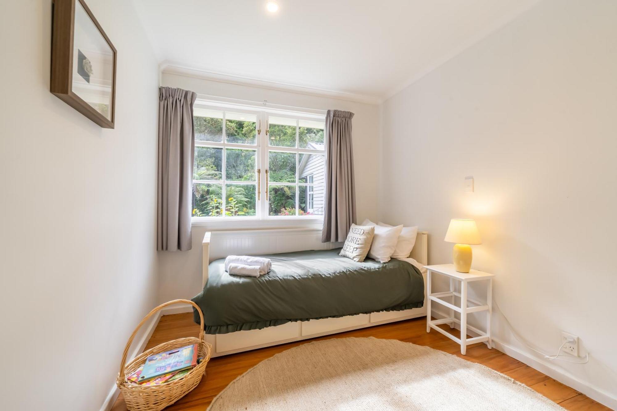 Pinehaven Cottage Upper Hutt Exterior photo